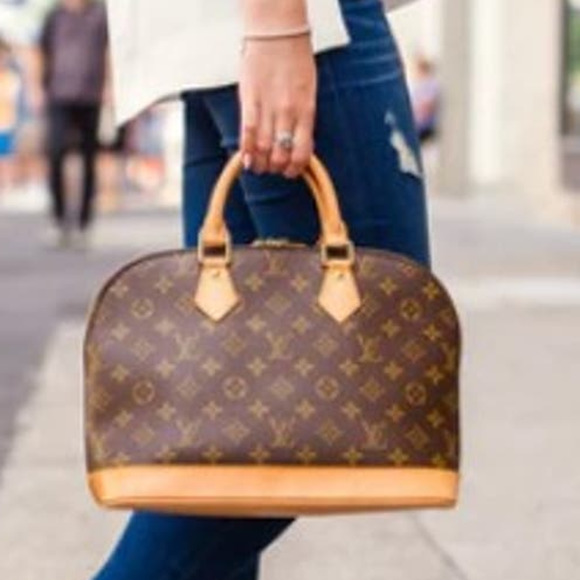 Louis Vuitton Handbags - 💎✨BEAUTIFUL✨💎Authentic Louis Vuitton Monogram Alma Hand Bag